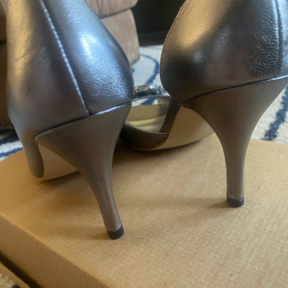 Style & Co. Endora Peep Toe Jeweled Metallic Silver Pumps - Picture 3 of 4